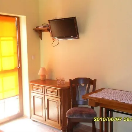 Przystan Jaskolka Bed & Breakfast *