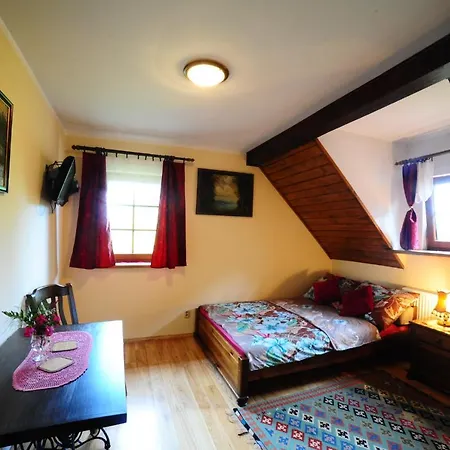 Przystan Jaskolka 住宿加早餐酒店