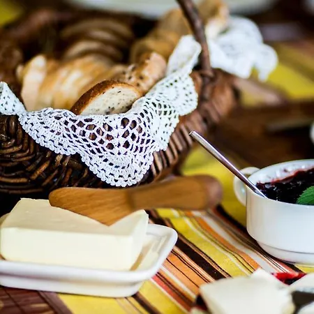 Bed & Breakfast Przystan Jaskolka 3*